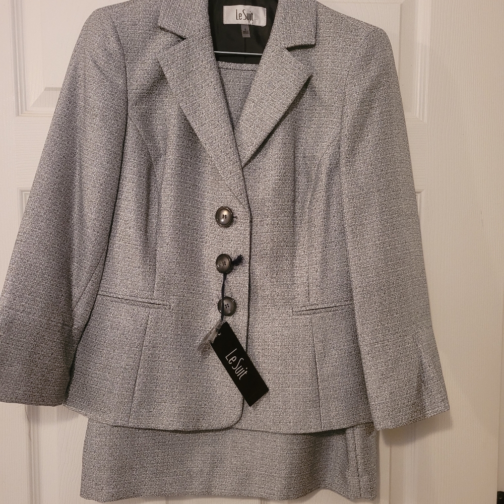 La Suit Women's suit